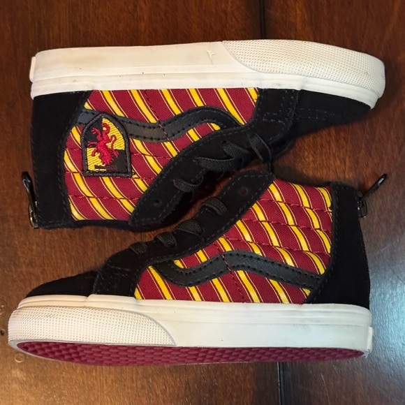 Vans x Harry Potter Sk8-Hi Zip high-top sneaker Gryffindor 6.5 toddler - Picture 3 of 12